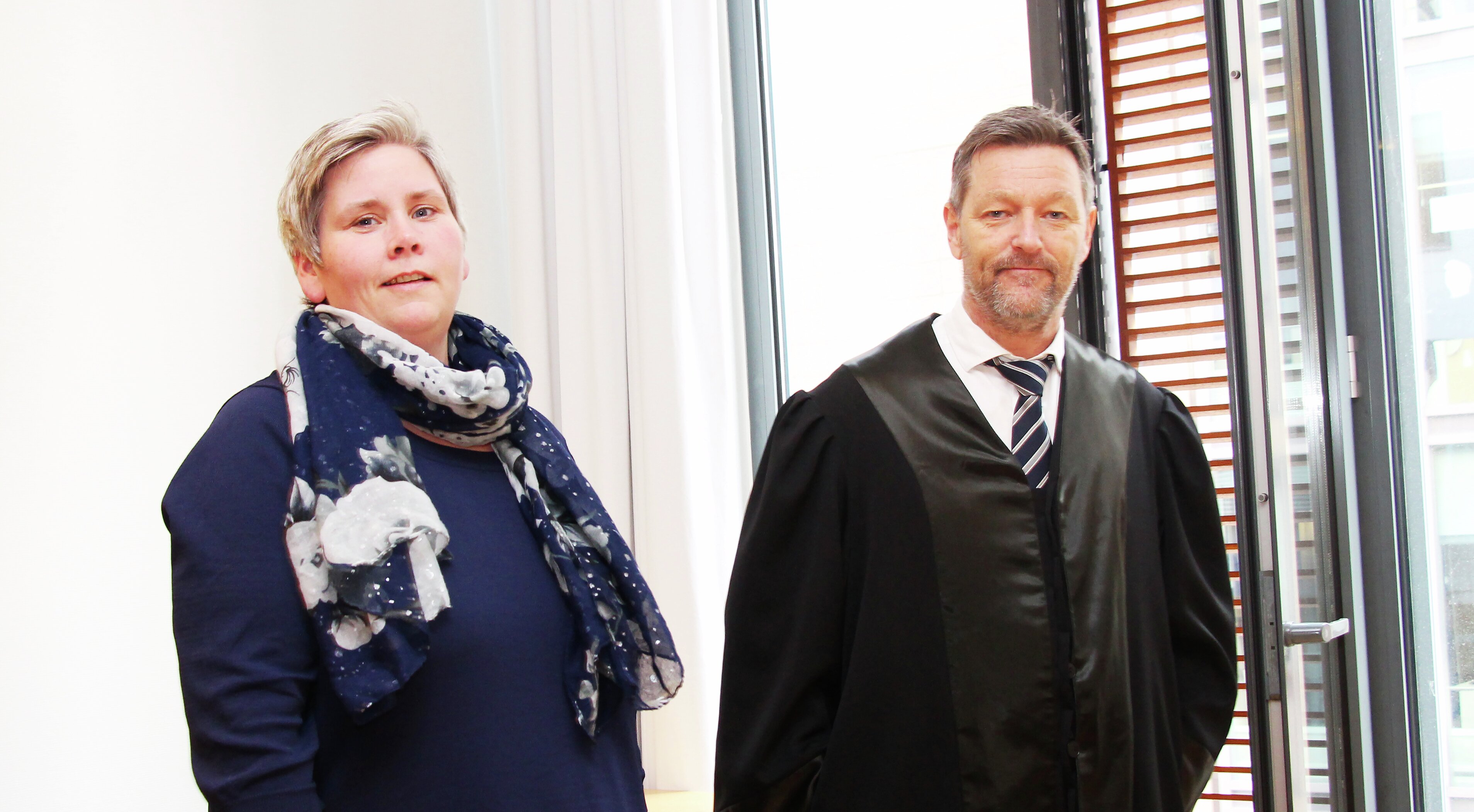 Både rådgiver Trude Stavheim og advokat Kjetil Edvardsen må innrømme at rettssaken har tatt på.