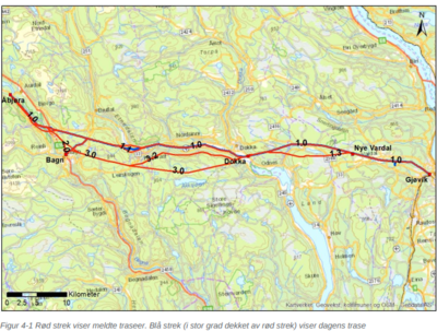 Topografisk kart som viser foresl&aring;tte jernbanetraseer mellom Abj&oslash;ra og Gj&oslash;vik, Norge, med r&oslash;de linjer som indikerer nye spor og avstander markert.