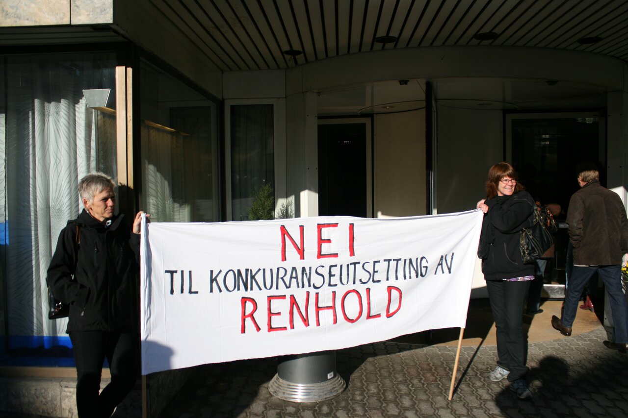 LO Fredrikstad demonstrerer mot konkurranseutsetting av renhold.  *** Local Caption *** \\FSRV-FOT02\Bildearkiv\Bilder\Bildearkiv 2008\Info