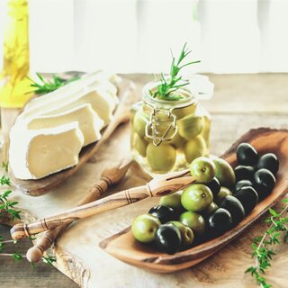 Napkin Lunsj Olives And Cheese