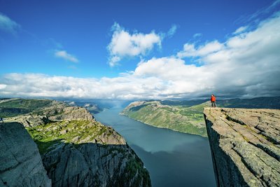 15 grunner til å besøke Lysefjorden