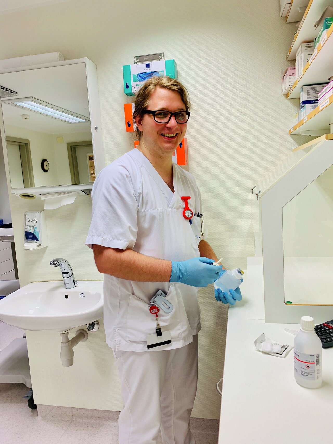 Sykepleier Eskild Hustvedt irriterte seg over tungvinte systemer på jobben - og gjorde noe med det!