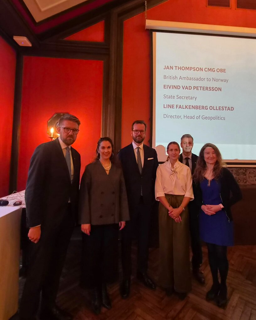 Eivind Vad Pedersson, Line Ollestad, Mats Sæther, . Hilde Søbstad Løvskar , Jan Thompsson, Knut Arild Hareide