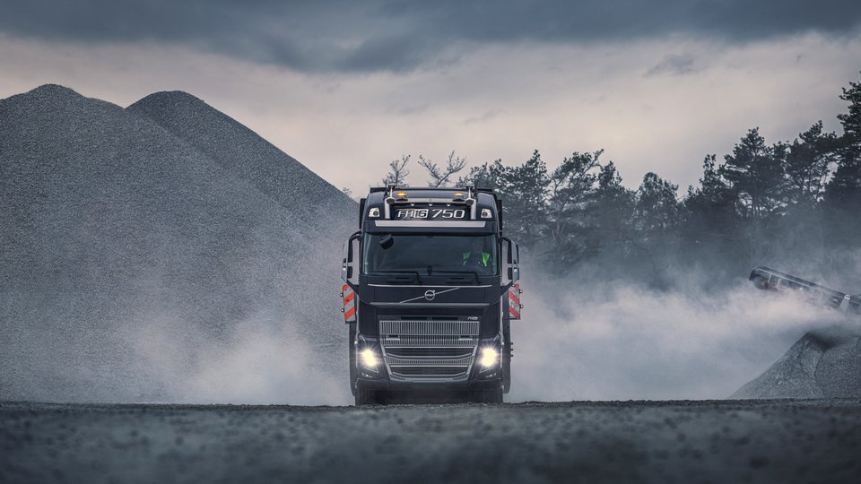 Front Volvo FH16 