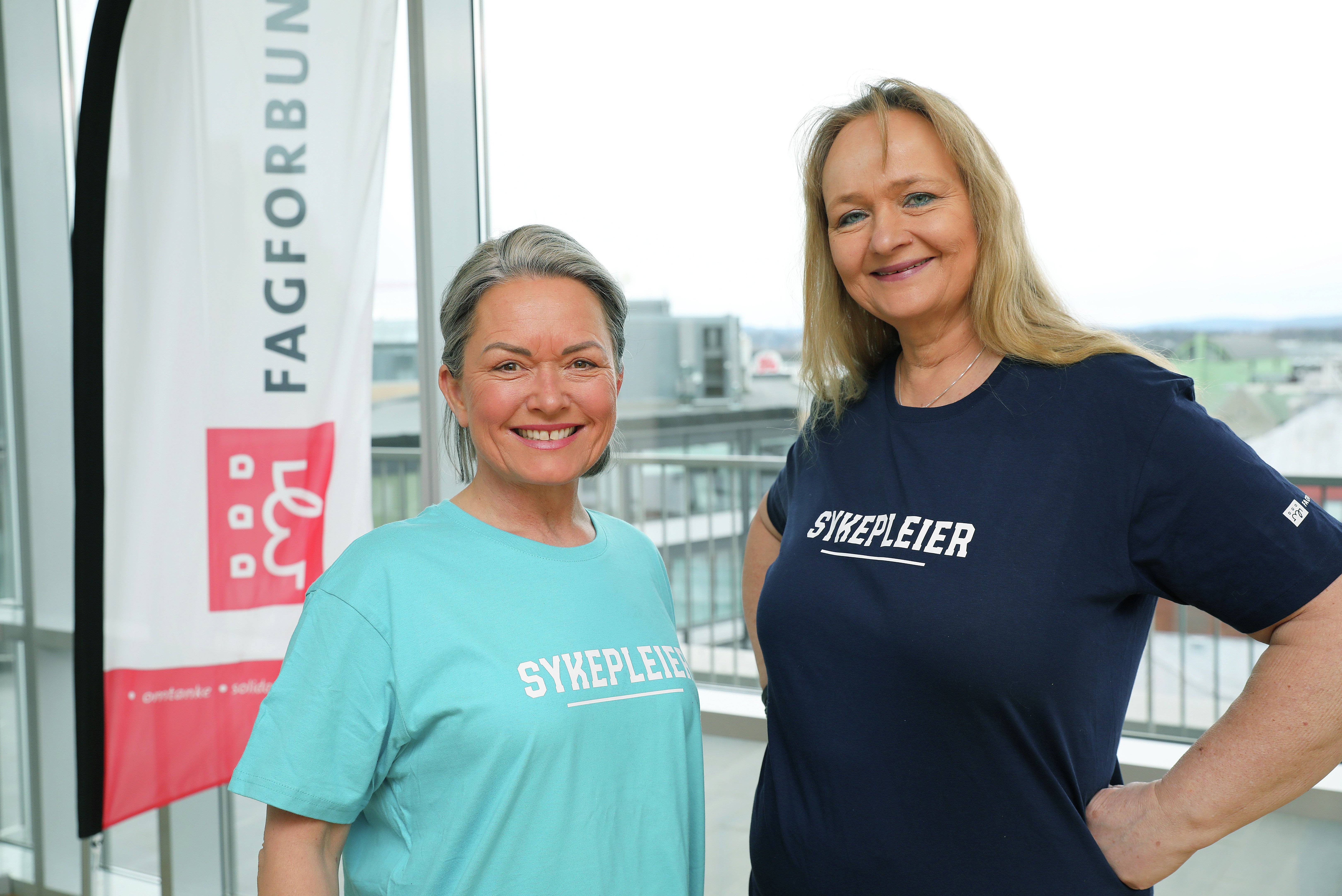 Sissel M. Skoghaug, nestleder i Fagforbundet og Iren Luther, leder for Yrkesseksjon helse og sosial