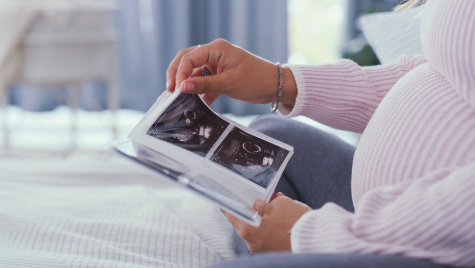 Læs, hvordan din sundhedsforsikring dækker under graviditet