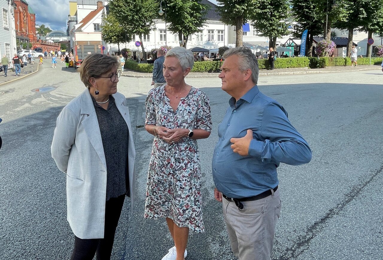 Felles front: Mette Nord, LO-leder Peggy Hessen Følsvik og Fellesforbundet-leder Jørn Eggum kommer med en kraftig advarsel om Høyres privatiseringsplaner.