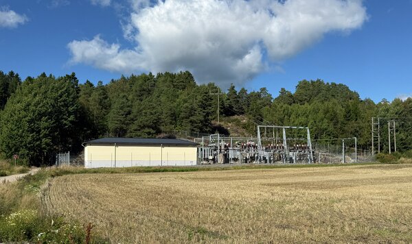 Fj&aelig;r&aring; trafostasjon skal bygges p&aring; med en ny celle for &aring; m&oslash;te fremtidens kapasitetsbehov