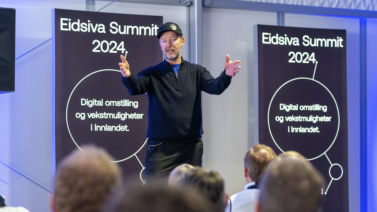  Kjetil Andrè Aamodt taler til samlingen på Eidsiva Summit