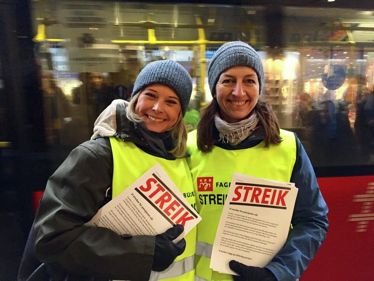 Margrete og Kristin har stått på under streiken som nå er over.