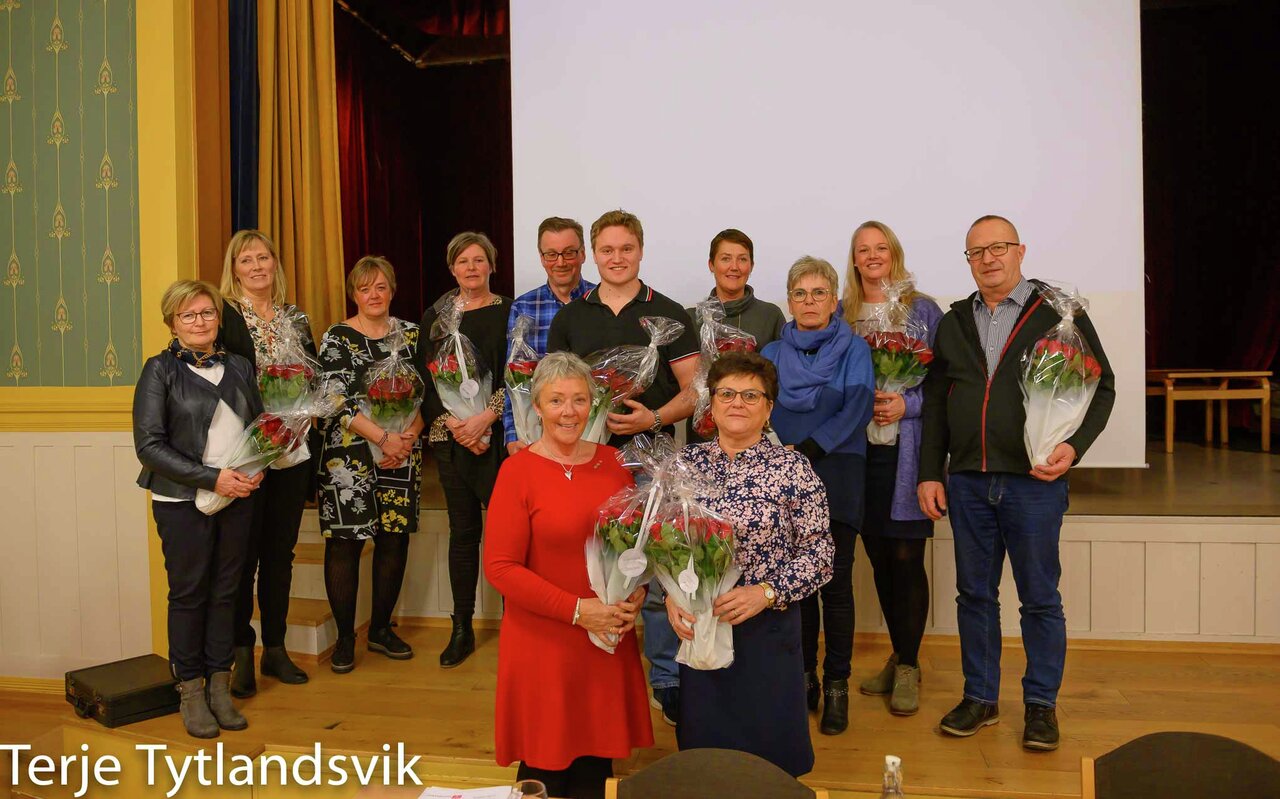 Styret i Fagforbundet Lier fikk blomster når årsmøtet ble avsluttet