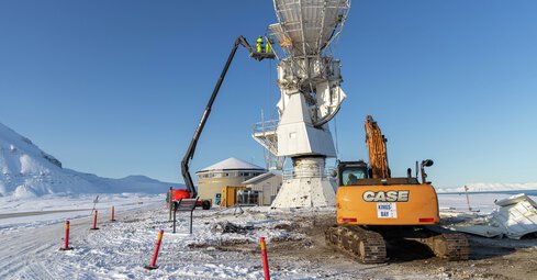 Riving av VLBI-antenne i Ny-Ålesund