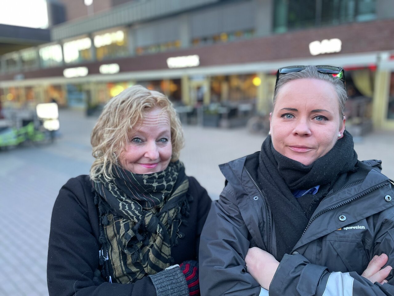 Randi Færevik, leder for Yrkesseksjonen kirke, kultur og oppvekst og Linda Amundsen, tillitsvalgt i Oslo Sporveiers Arbeiderforening Begge  er med i Antirasistisk Utvalg.