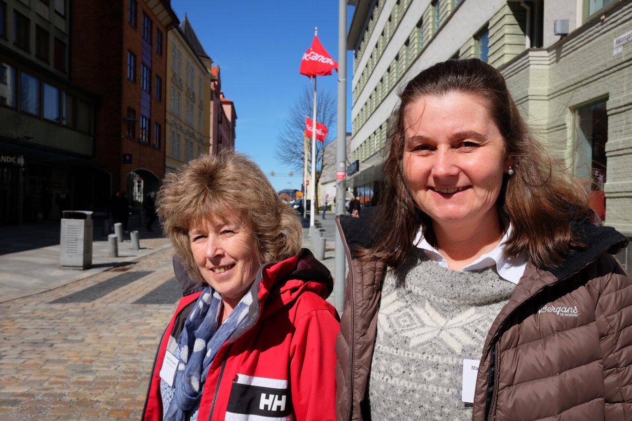 Nina Simonsen og Marianne Lillebø fra Vestby sykehjem.
