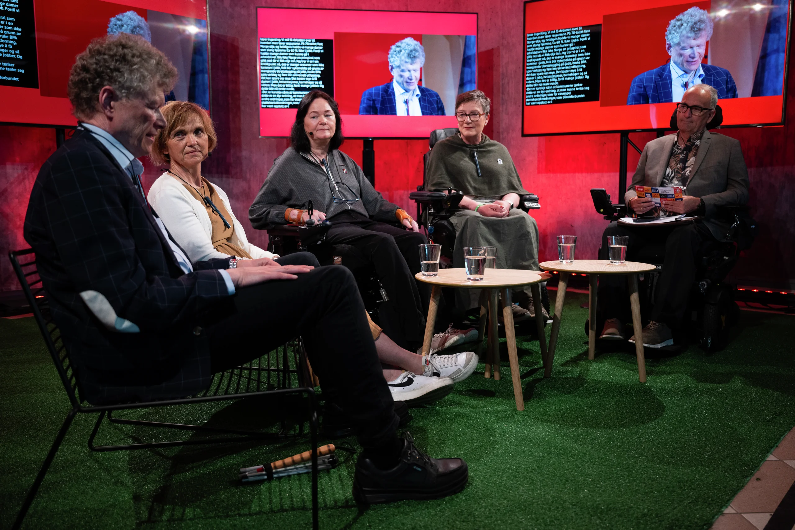 Sverre Fuglerud, Lilly Ann Elvestad, Vibeke Marøy Melstrøm og Tove Linnea Brandvik i panelsamtale ledet av Lars Ødegård