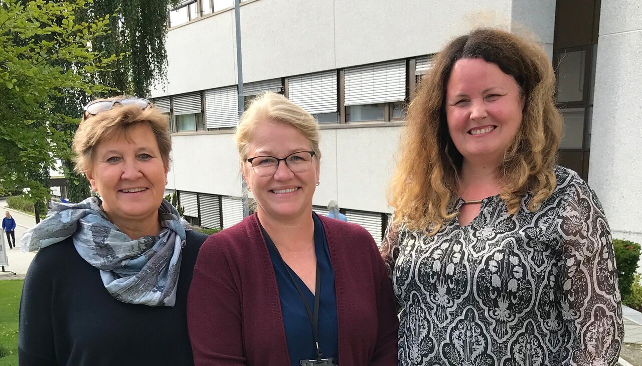 Fra venstre: Leder i Fagforbundet, Mette Nord, administrerende direktør ved Helse Stavanger, Inger Cathrine Bryne, og direktør i Spekter helse, Sylvia Brustad.
