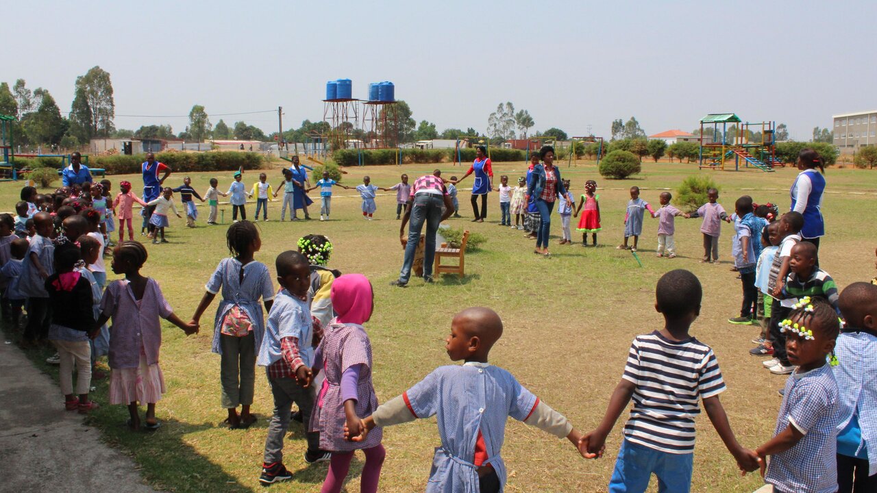 VARMT SAMFUNN: Fagforbundets SOS-barneby i Huambo i Angola er et varmt lokalsamfunn som ligger nesten midt i hjertet av det krigsherjede landet.