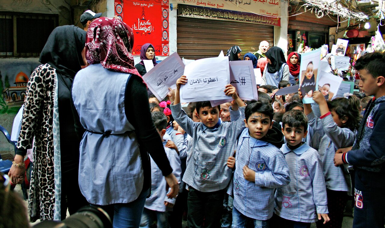 Ungene i flyktningleiren Shatila i Beirut ønsker at våpen skal bli forbudt. 