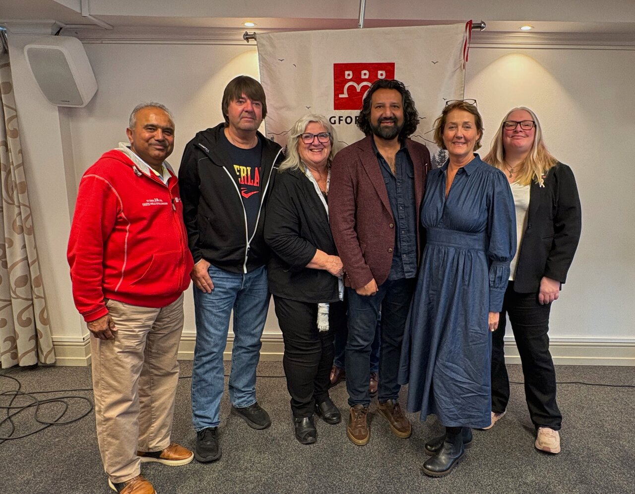 Fra v Mazhar Iqbal Kjetil Holm Ann Kristin Strandmoe Kadafi Zaman Astrid Solberg Isene og Heidi Engum