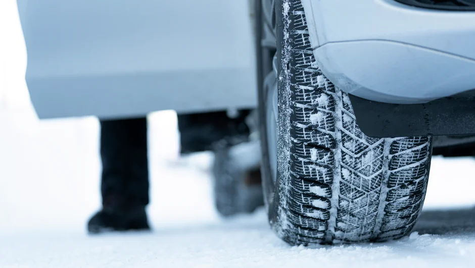 Keerulistes talvistes tingimustes mängivad korras talverehvid auto juhitavusel samuti olulist rolli.